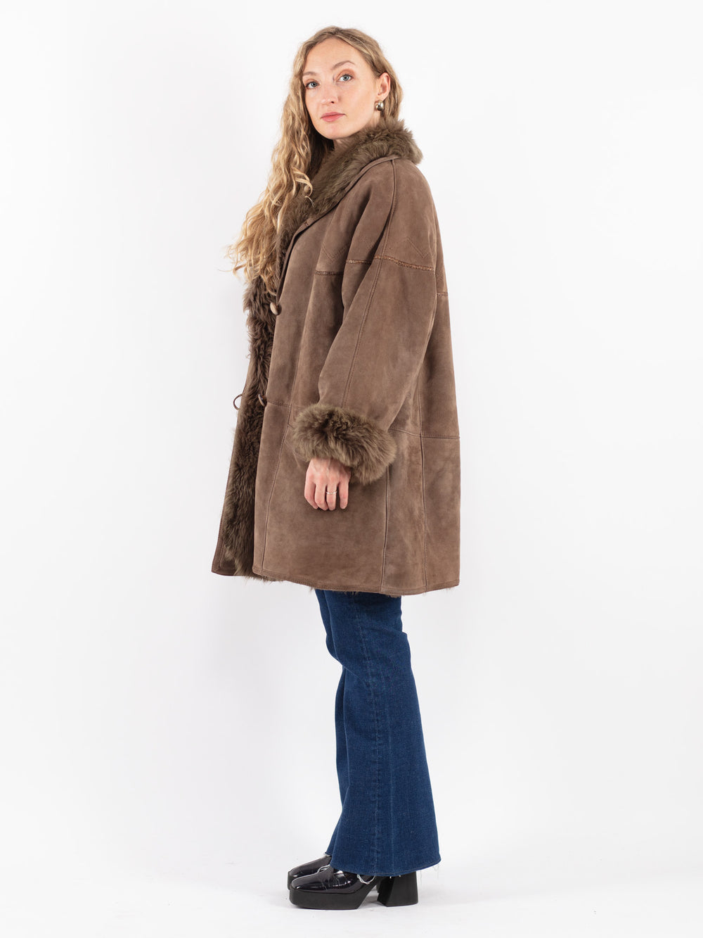 Vintage 80's Women Sheepskin Shearling Coat in Brown