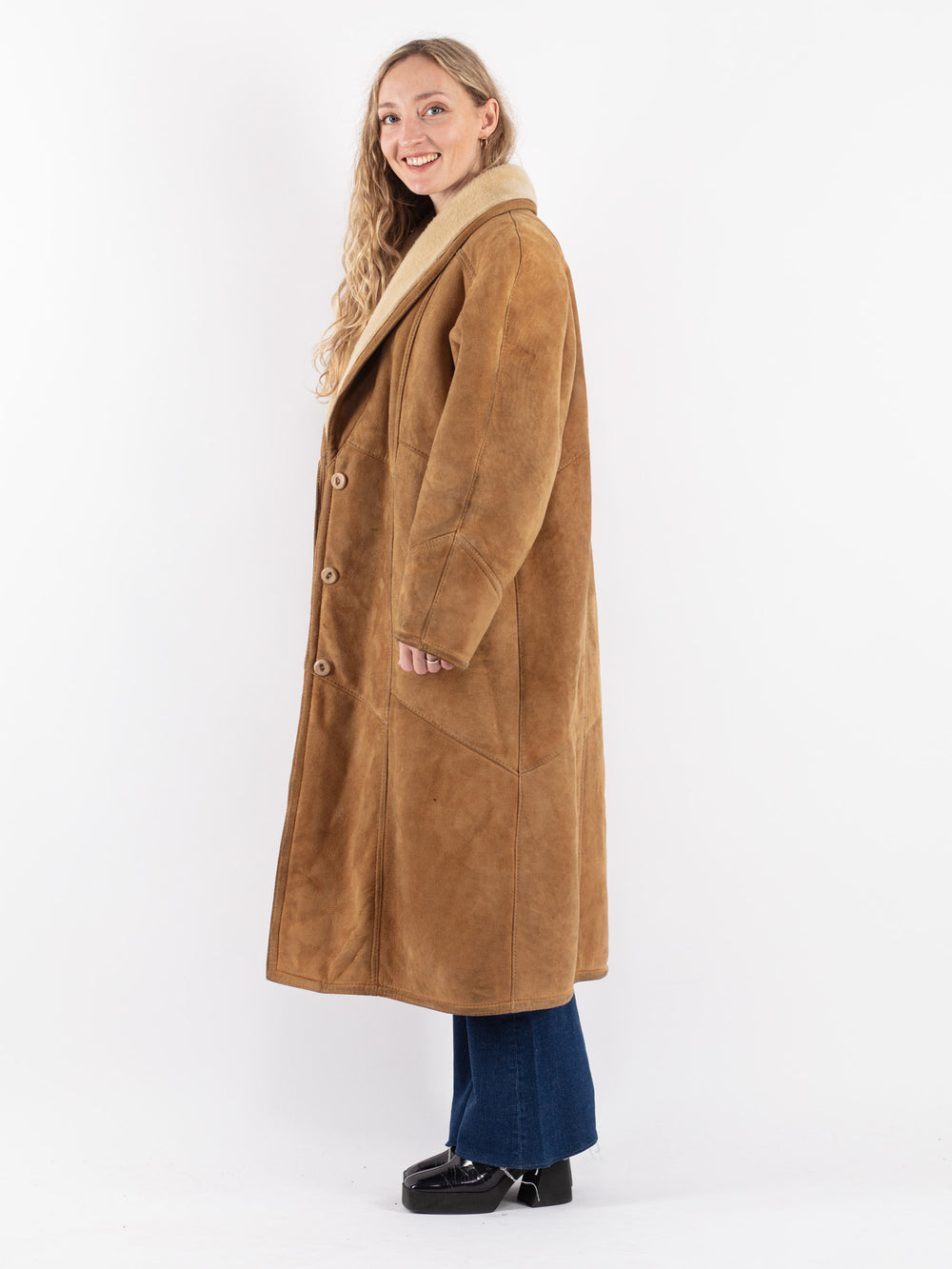 Vintage 80's Women Sheepskin Coat in Beige