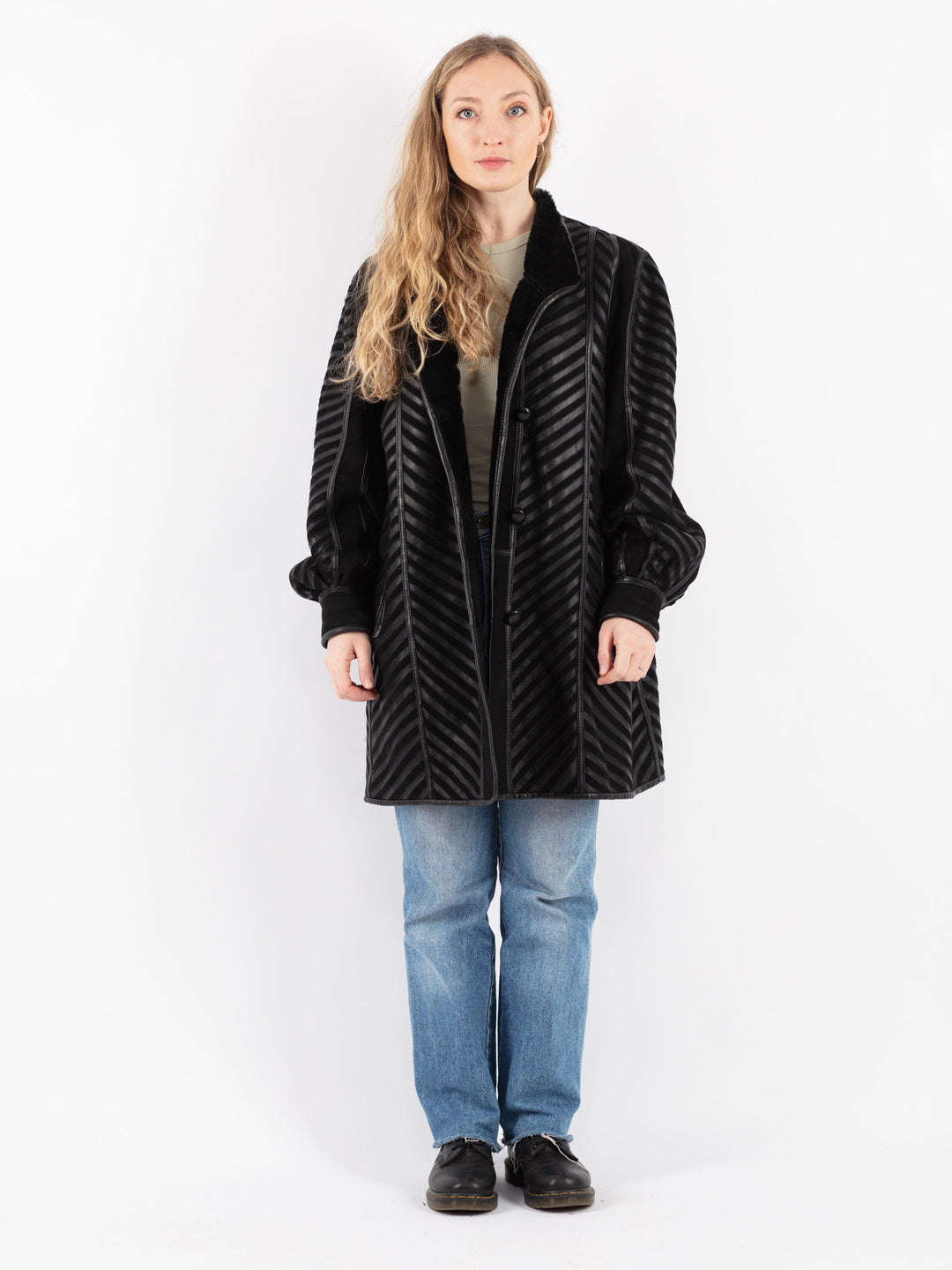 Vintage 80's Women Sheepskin Shearling Coat in Black