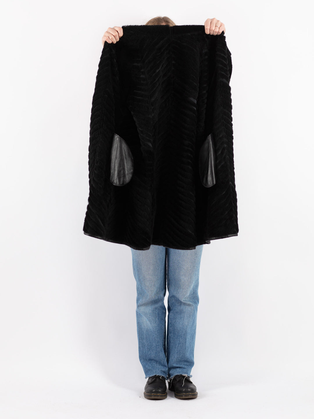 Vintage 80's Women Sheepskin Shearling Coat in Black