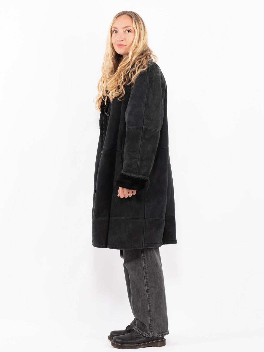 Vintage 80's Women Sheepskin Shearling Coat in BlackA0668