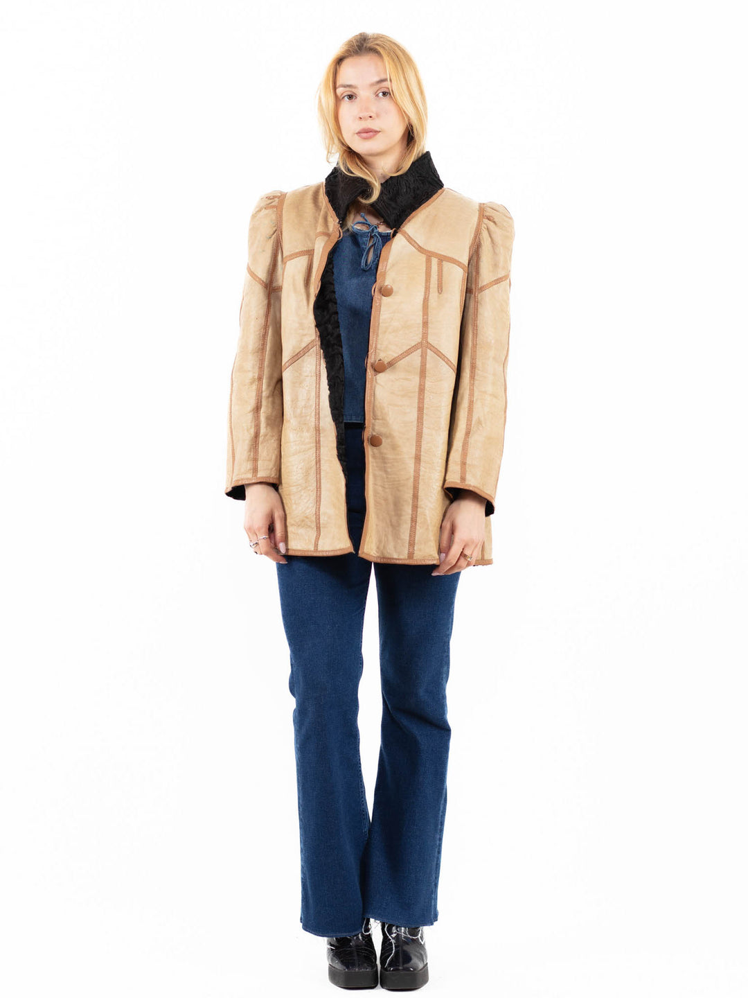 Vintage 80's Women Sheepskin Coat in BeigeA0125