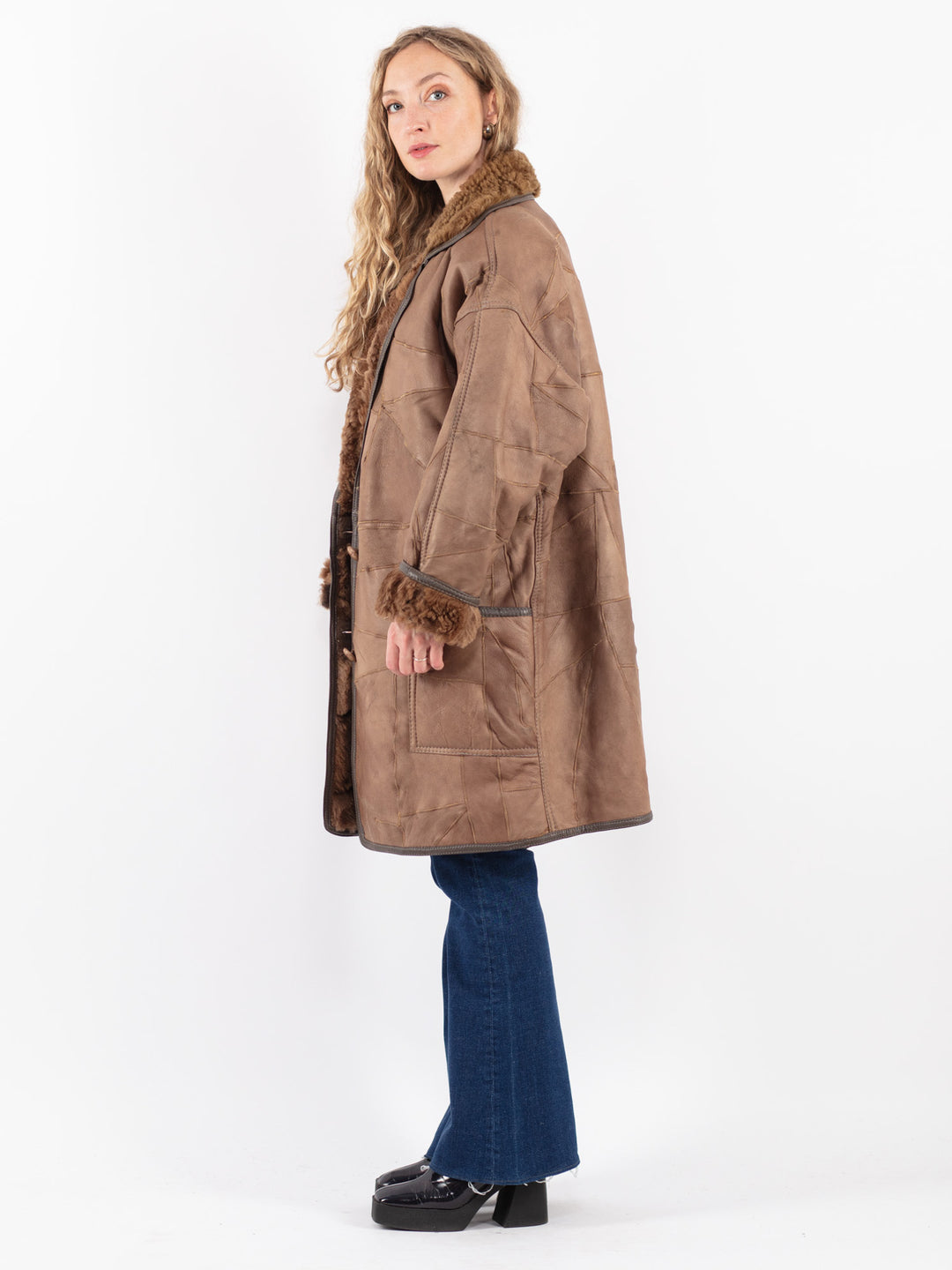 Vintage 80's Women Sheepskin Coat in Beige