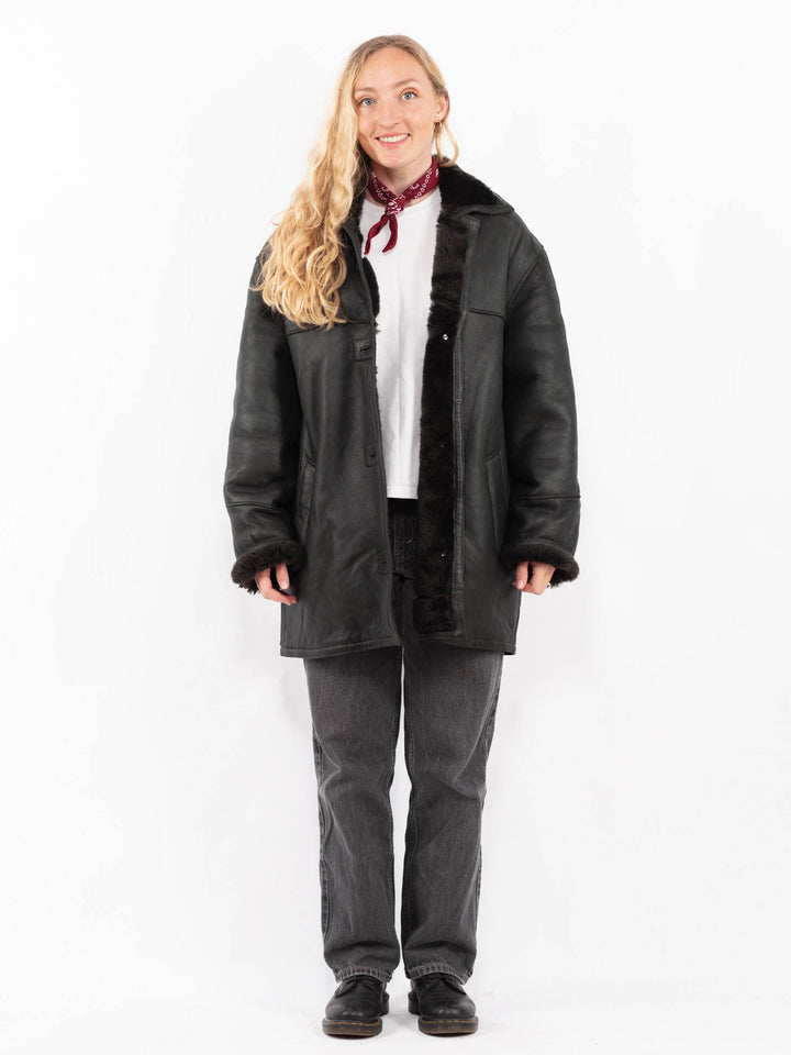 Vintage 90's Women Oversized Sheepskin Coat in Black