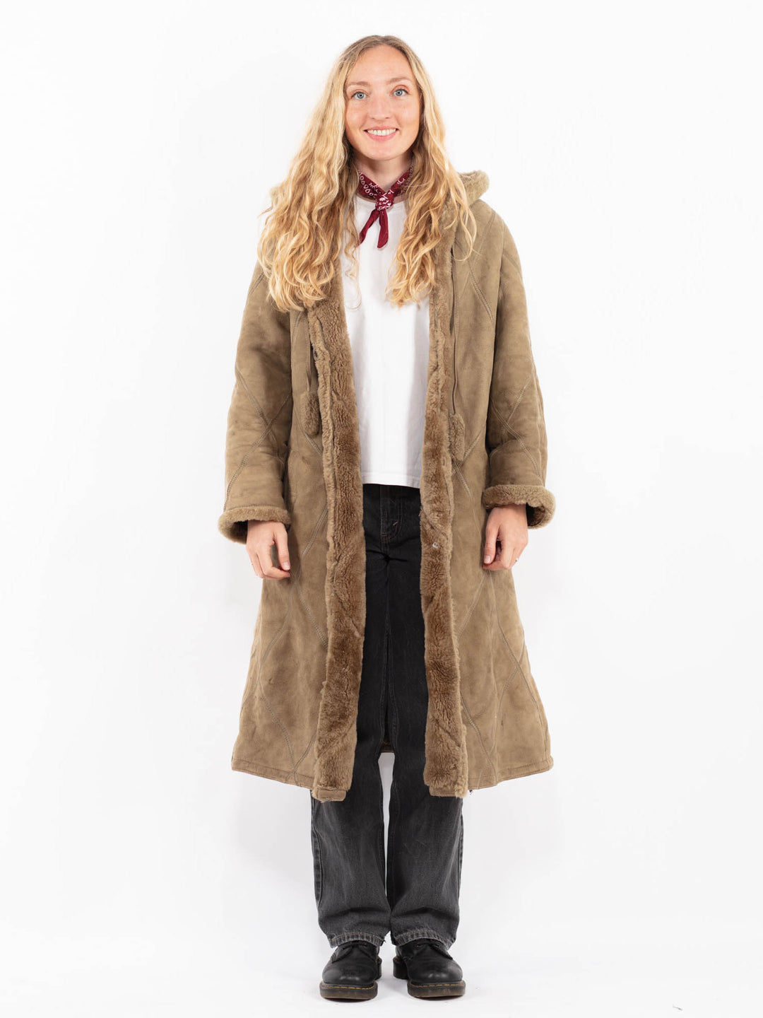 Vintage 80's Women Sheepskin Coat in BeigeA0694