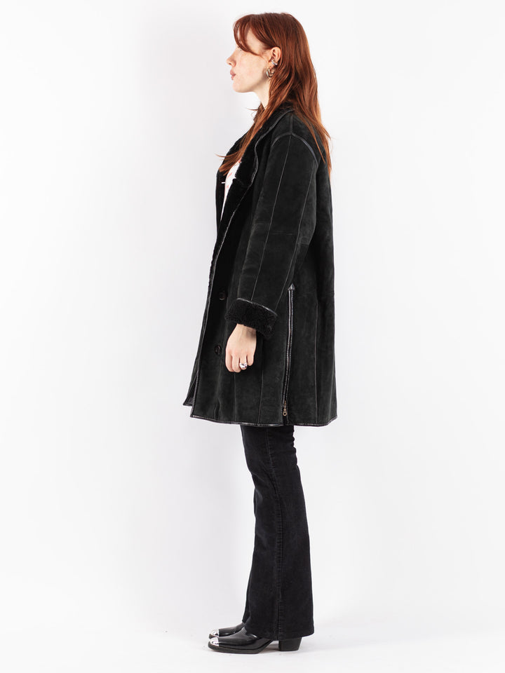 Vintage 80's Women Sheepskin Coat in Black