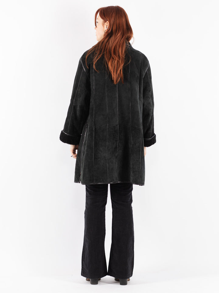 Vintage 80's Women Sheepskin Coat in Black