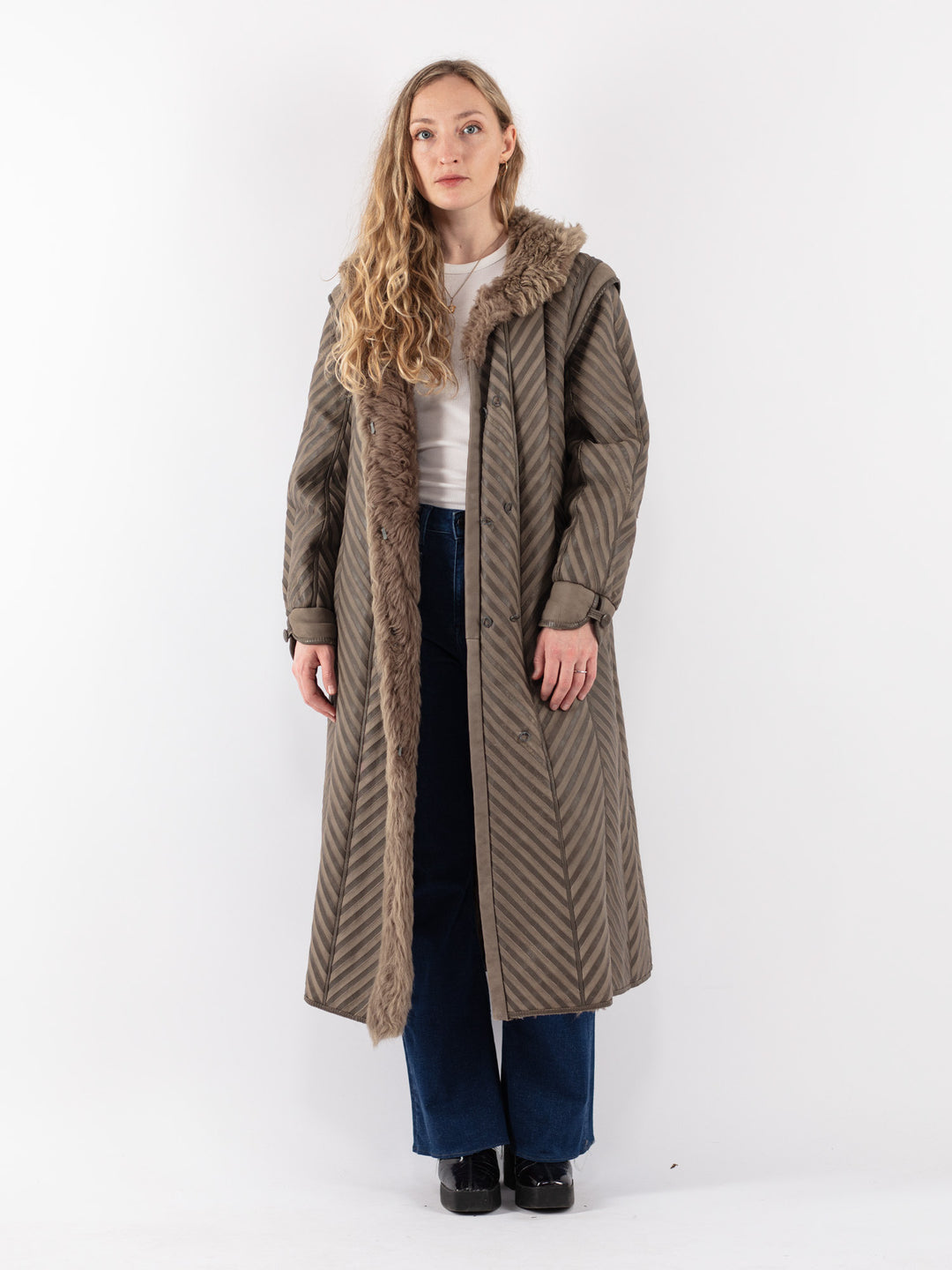 Vintage 80's Women Sheepskin Coat in Beige