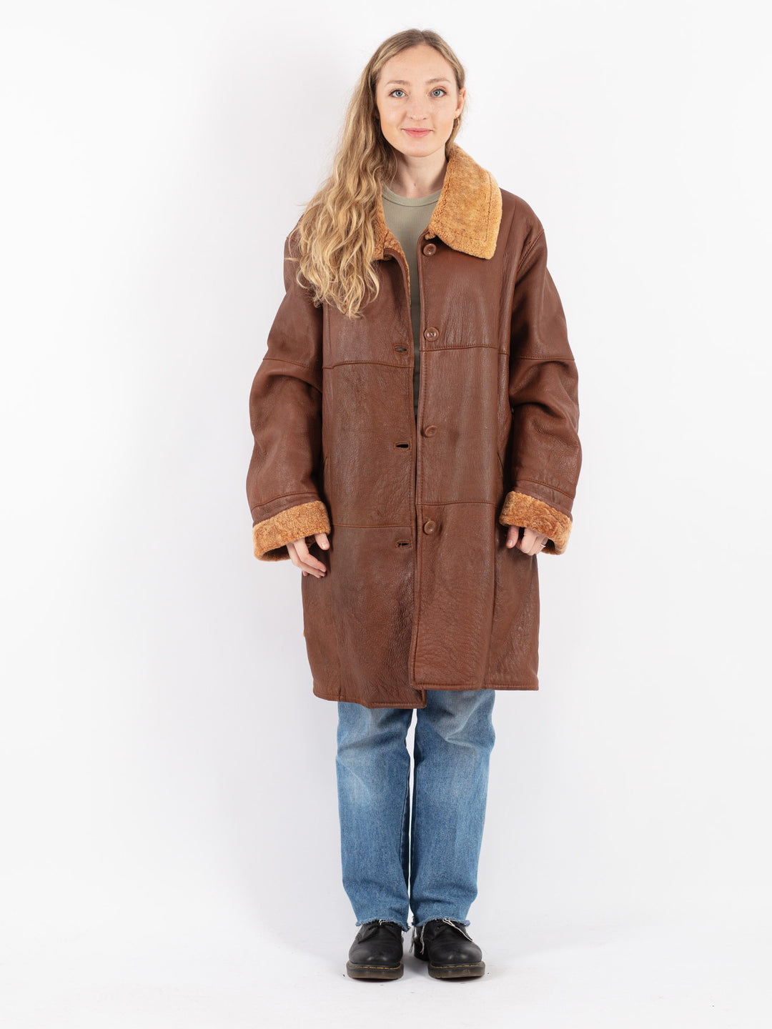 Vintage 90's Women Sheepskin Coat in Brown
