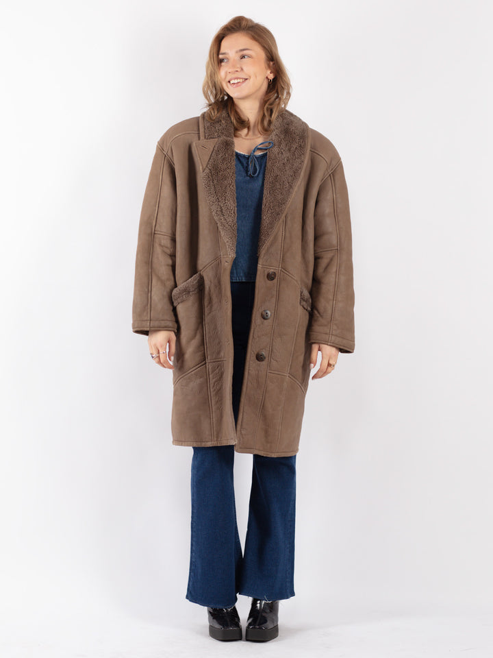 Vintage 80's Women Sheepskin Shearling Coat in Beige