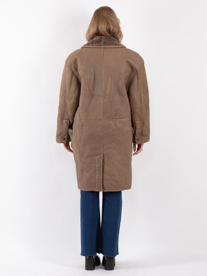 Vintage 80's Women Sheepskin Shearling Coat in Beige