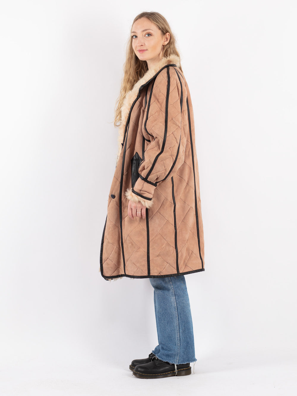 Vintage 80's Women Sheepskin Coat in Beige