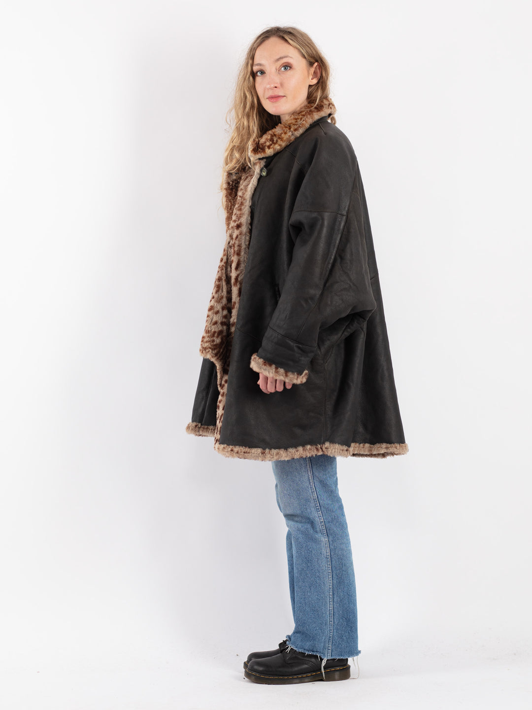 Vintage 80's Women Sheepskin Coat in BlackV9107