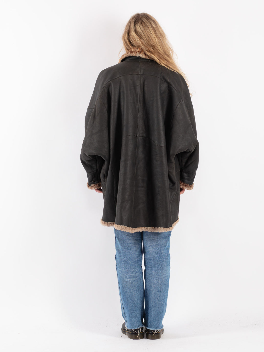 Vintage 80's Women Sheepskin Coat in BlackV9107