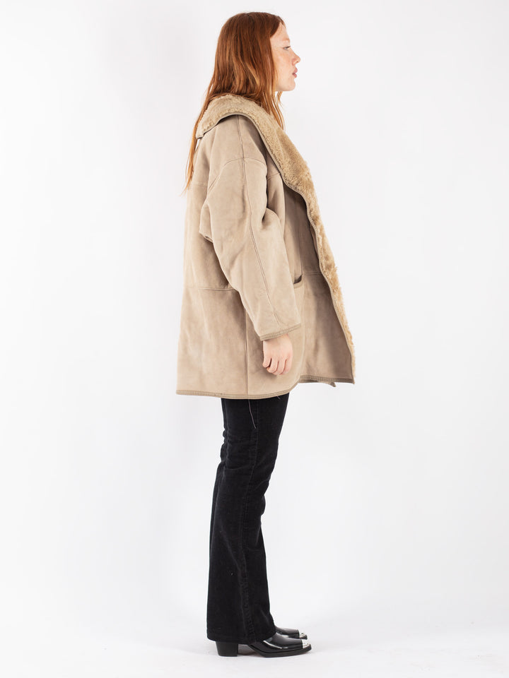 Vintage 90's Women Sheepskin in Beige