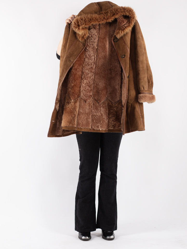 Vintage 80's Women Sheepskin Coat in Brown