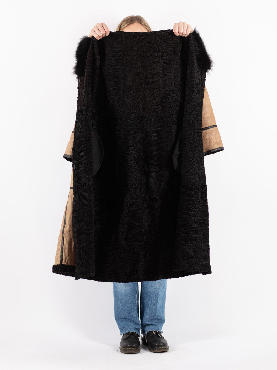 Vintage 80's Women Sheepskin Coat in Beige