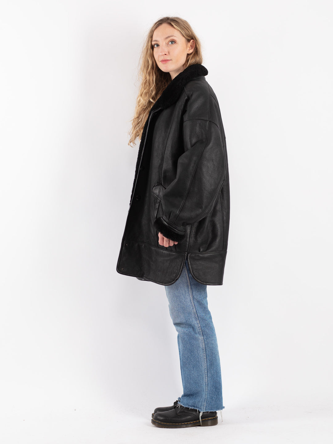 Vintage 80's Women Sheepskin Coat in Black