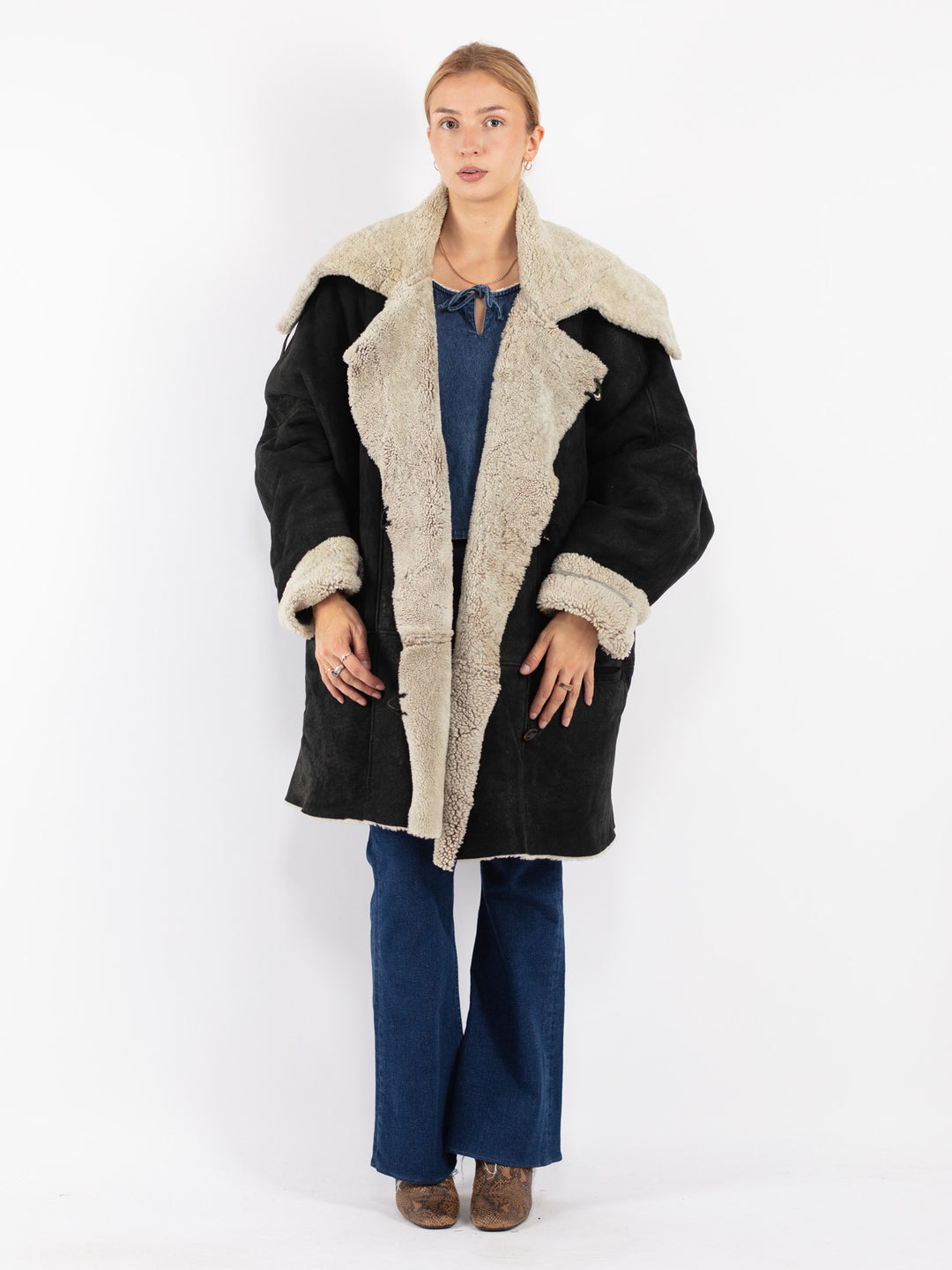 Vintage 80's Women Sheepskin Coat in Black