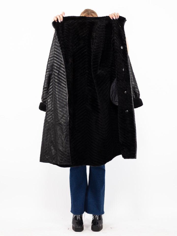 Vintage 80's Women Reversible Sheepskin Coat in Black