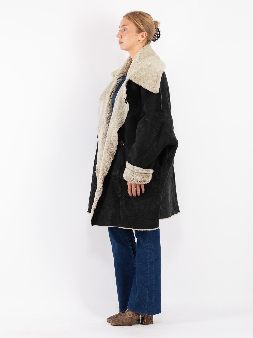 Vintage 80's Women Sheepskin Coat in Black