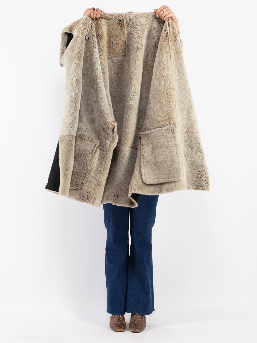 Vintage 80's Women Sheepskin Coat in Black