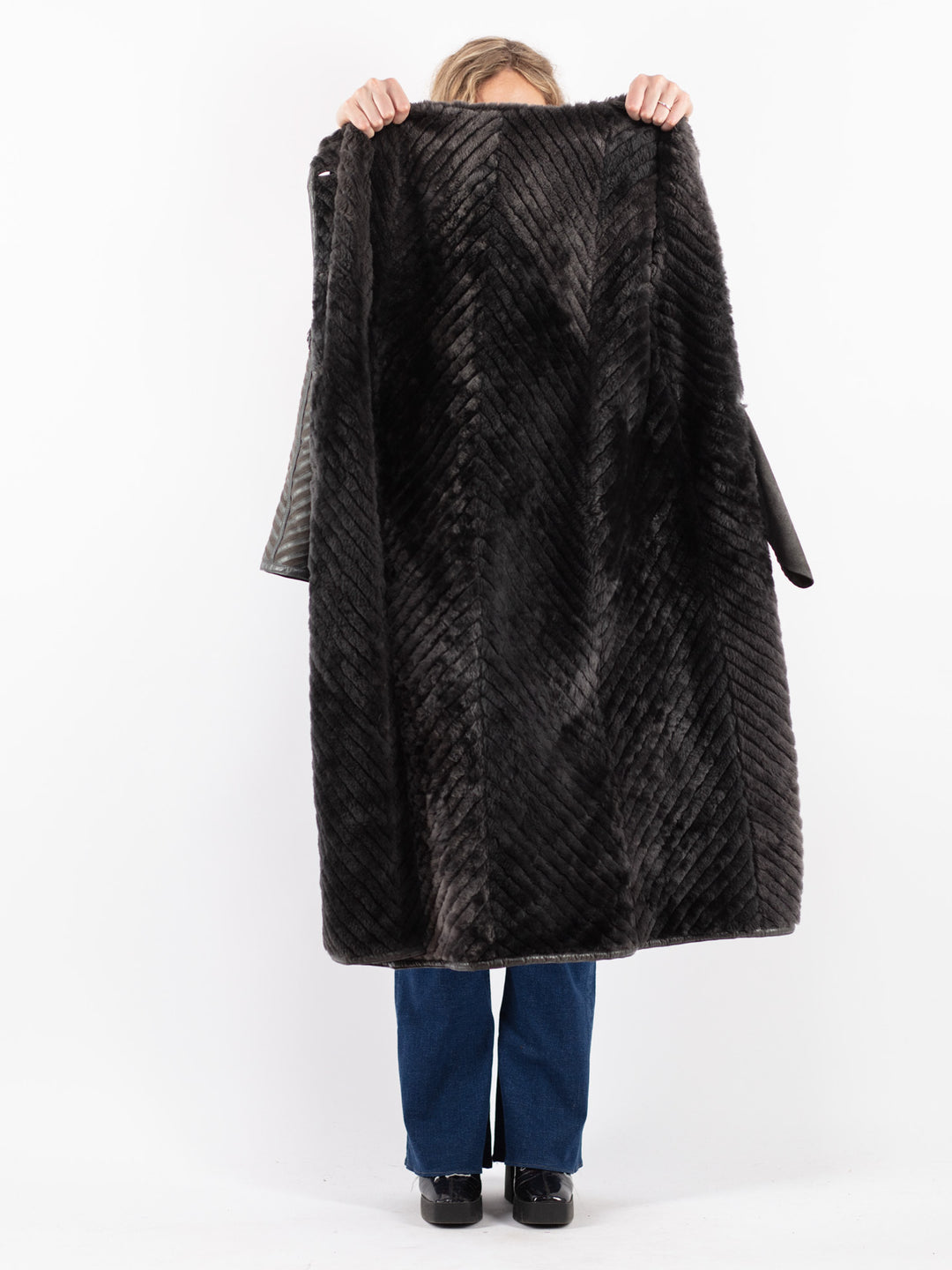 Vintage 80's Women Sheepskin Coat in Gray