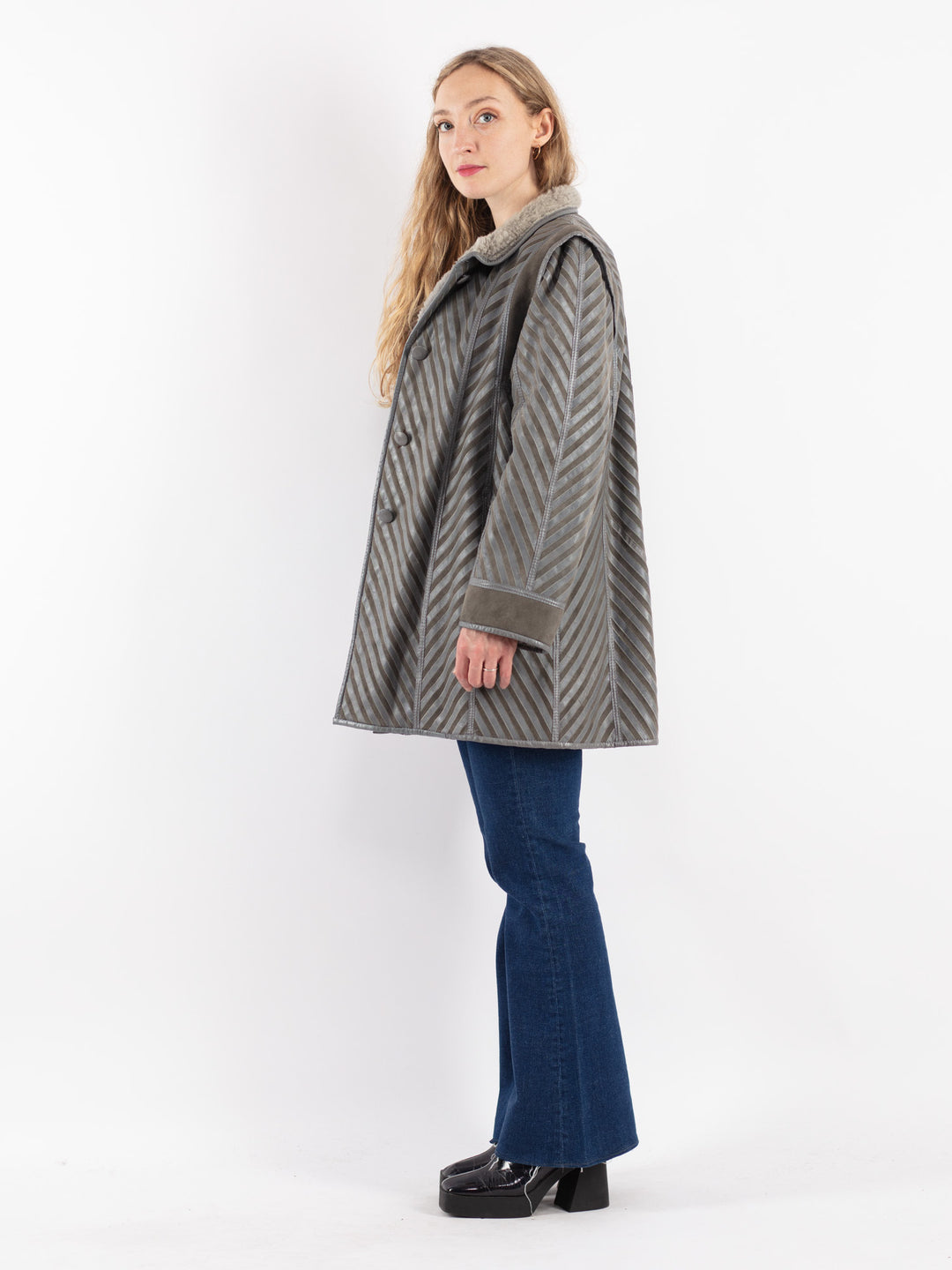 Vintage 80's Women Sheepskin Coat in Gray