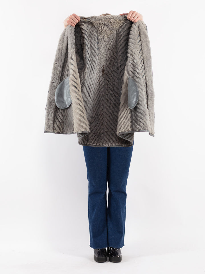 Vintage 80's Women Sheepskin Coat in Gray