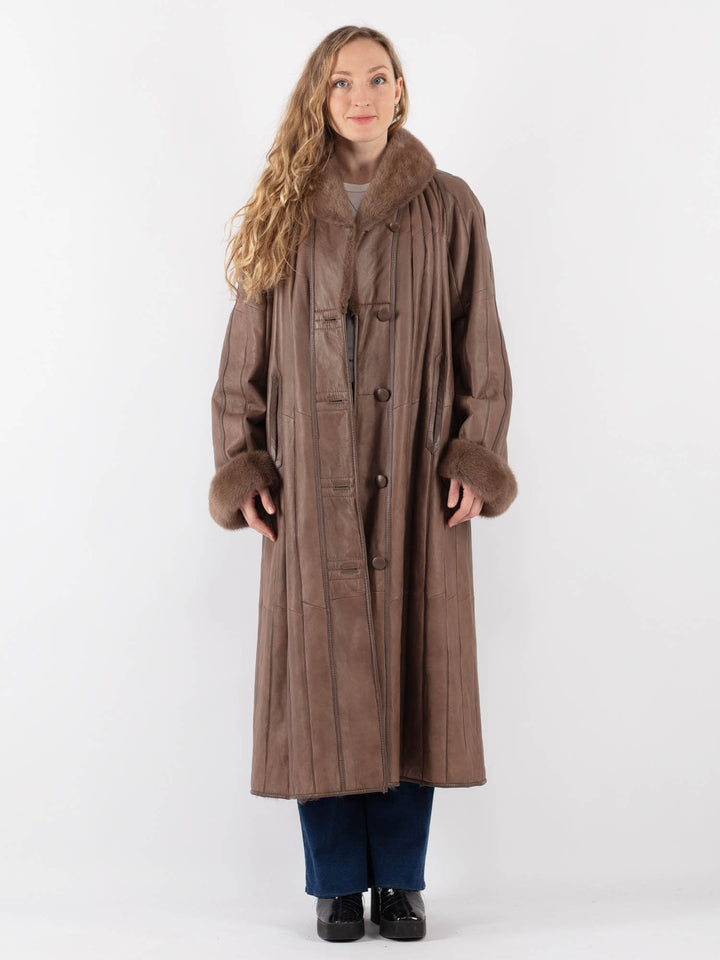 Vintage 80's Women Sheepskin Coat in Beige