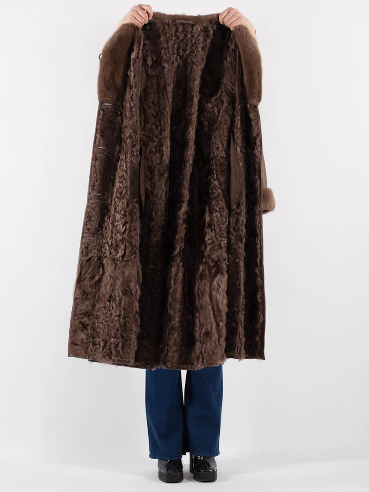Vintage 80's Women Sheepskin Coat in Beige