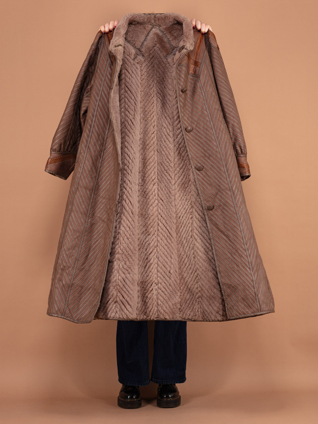 Sheepskin Maxi Coat 80's, Size L Warm Shearling Fur Coat, Brown Sheepskin Coat, Elegant Fur Coat, Penny Lane, Winter Outerwear, Pre-Loved