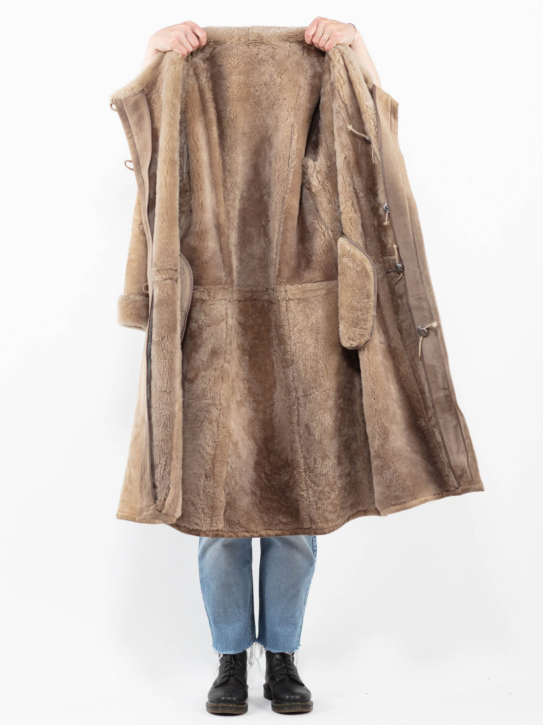 Vintage 80's Women Sheepskin Coat in BeigeA0338