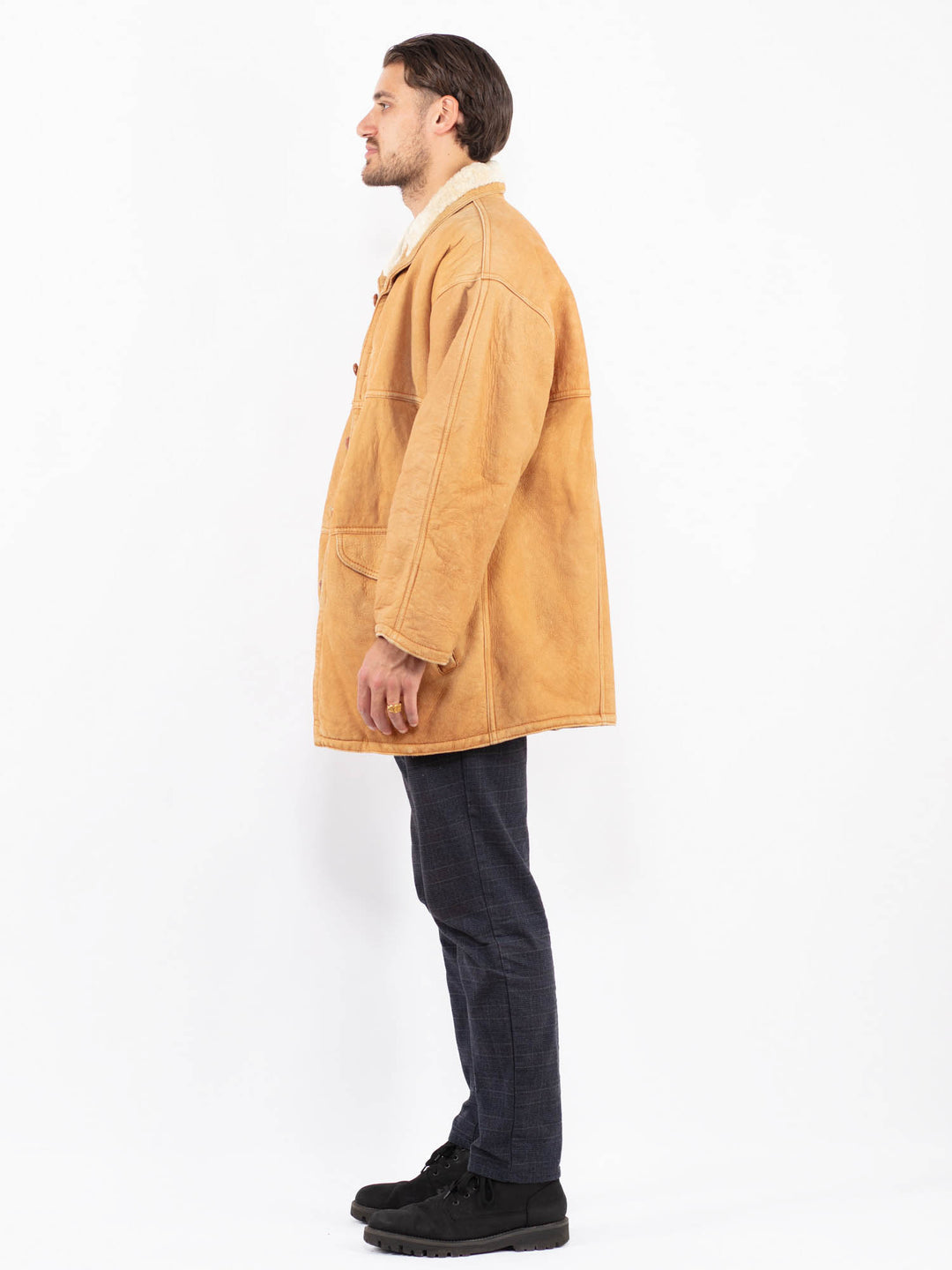 Vintage 80's Men Sheepskin Coat in BeigeZ2349