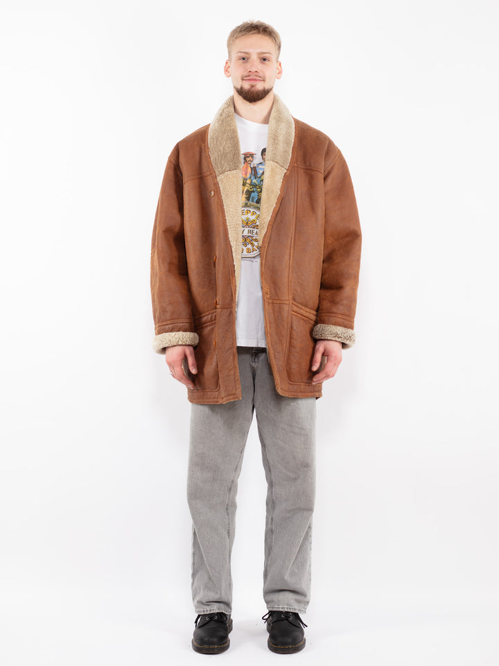 Vintage 90's Men Oversized Sheepskin Coat in Brown