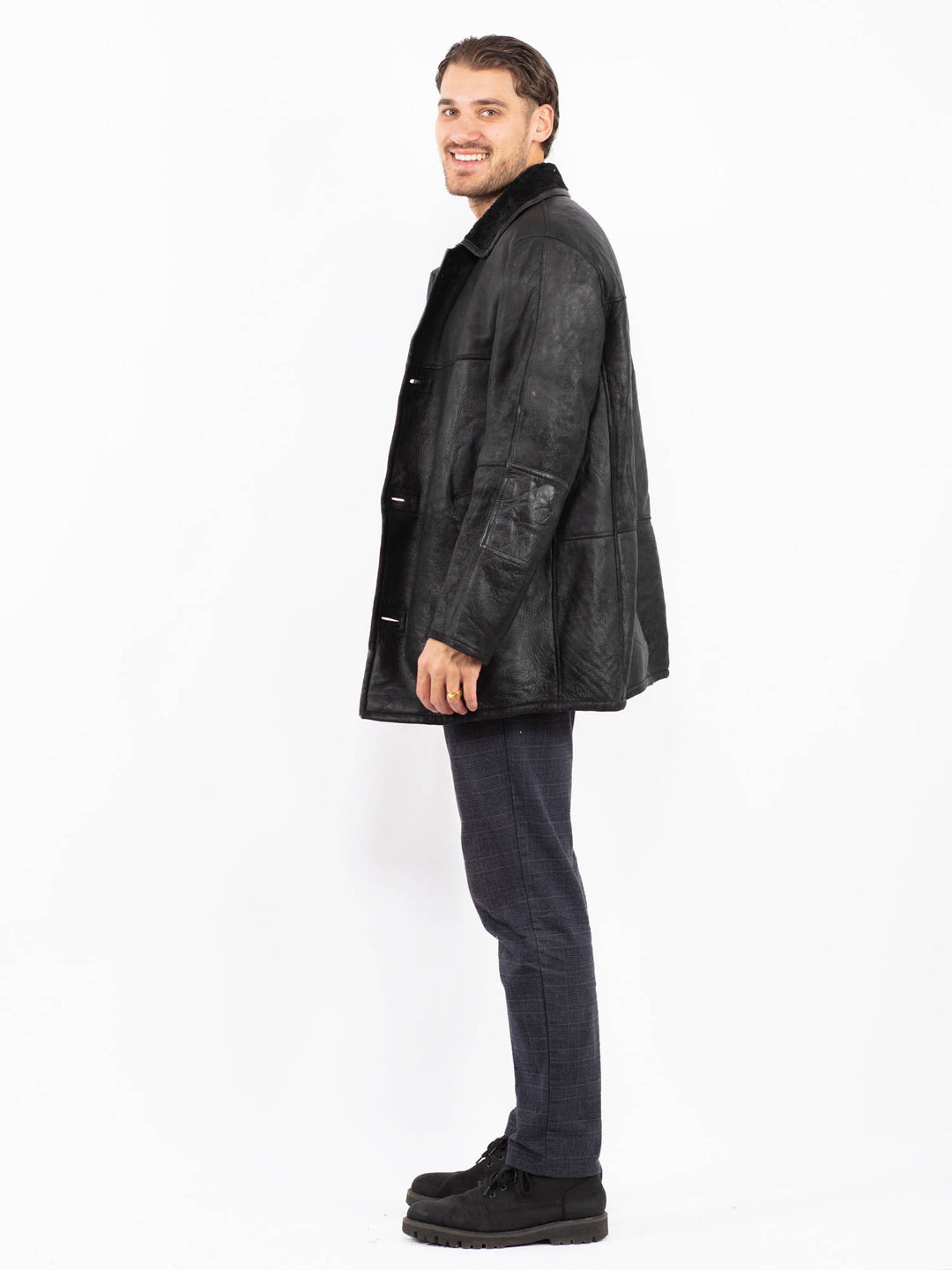 Vintage 90's Men Sheepskin Coat in BlackZ2371