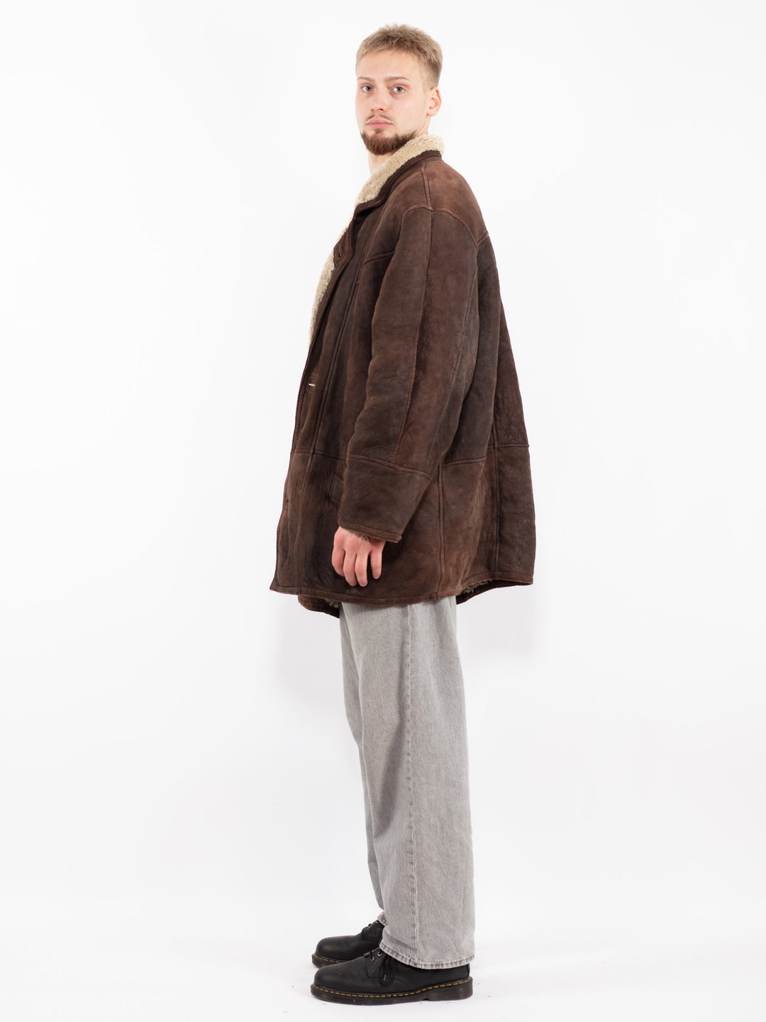 Vintage 90's Men Oversized Sheepskin Coat in Brown