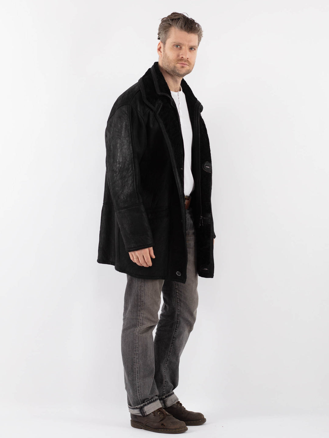 Vintage 90's Men Sheepskin Coat in BlackZ1122