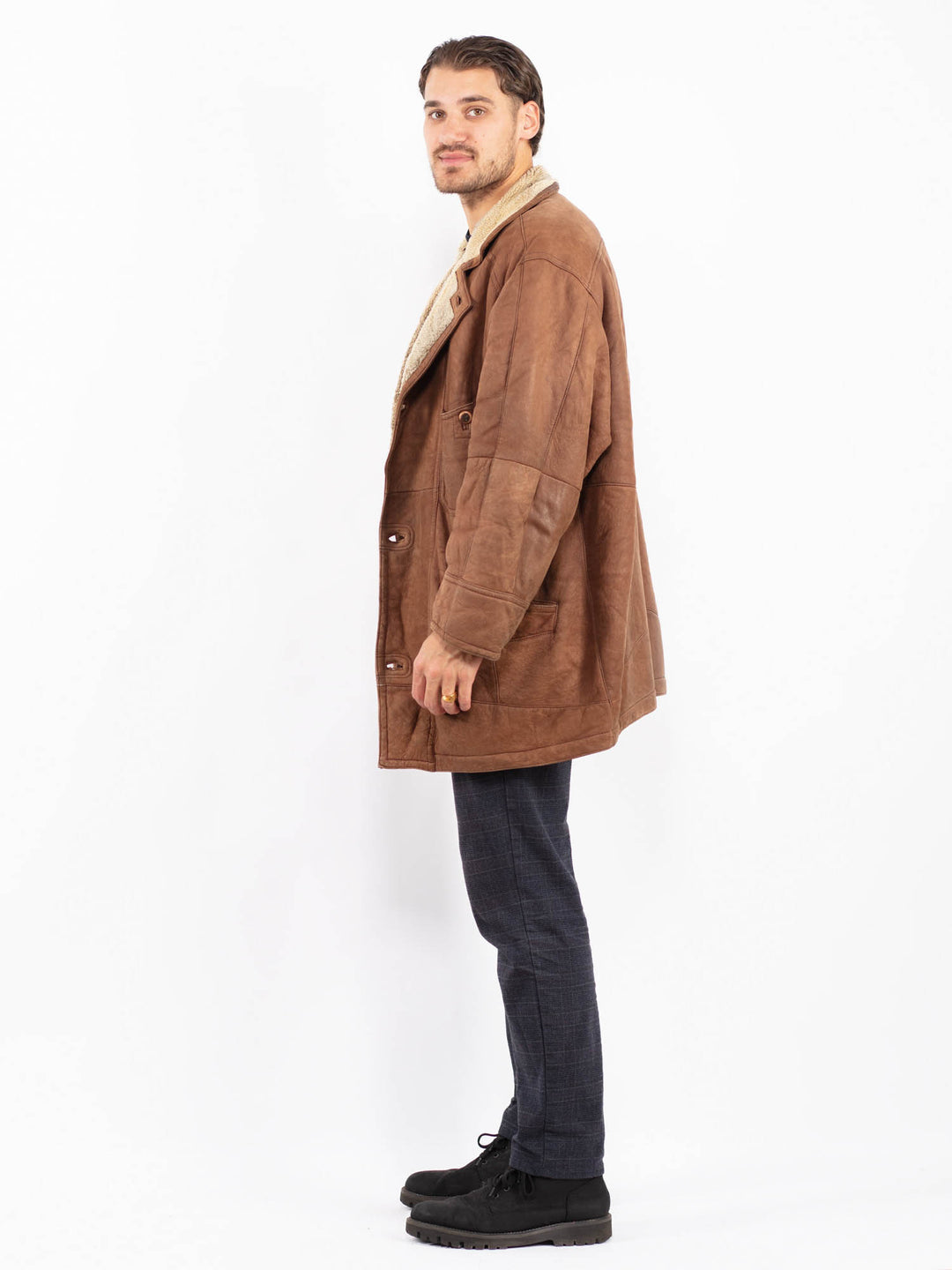 Vintage 90's Men Sheepskin Coat in BrownZ2395