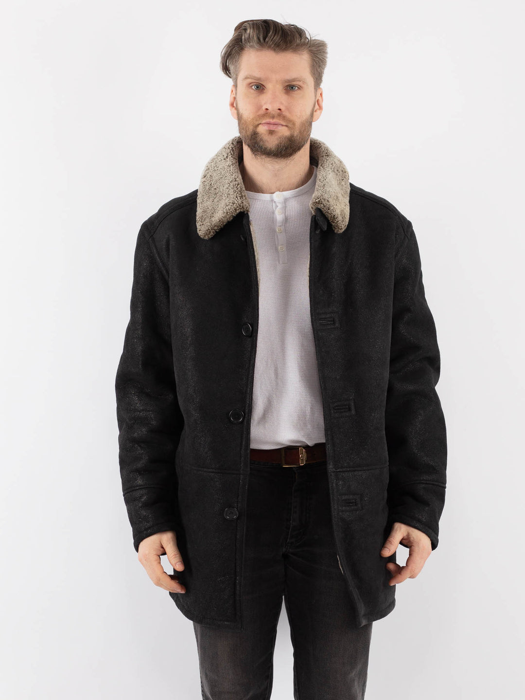 Vintage 90's Men Sheepskin Coat in BlackZ1000