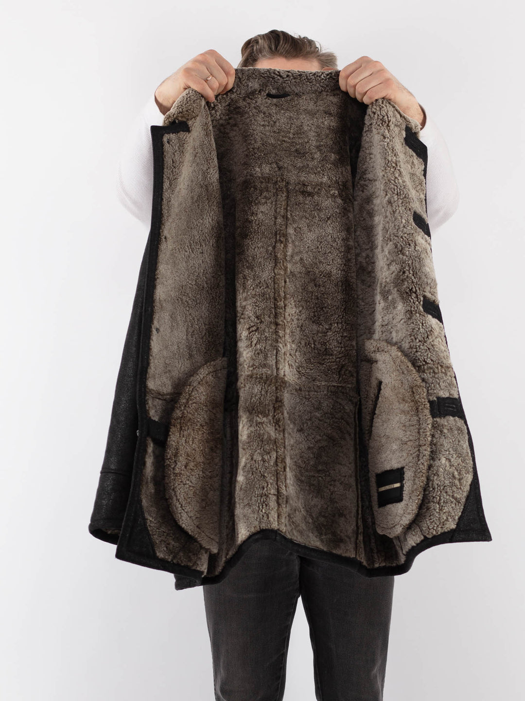 Vintage 90's Men Sheepskin Coat in BlackZ1000