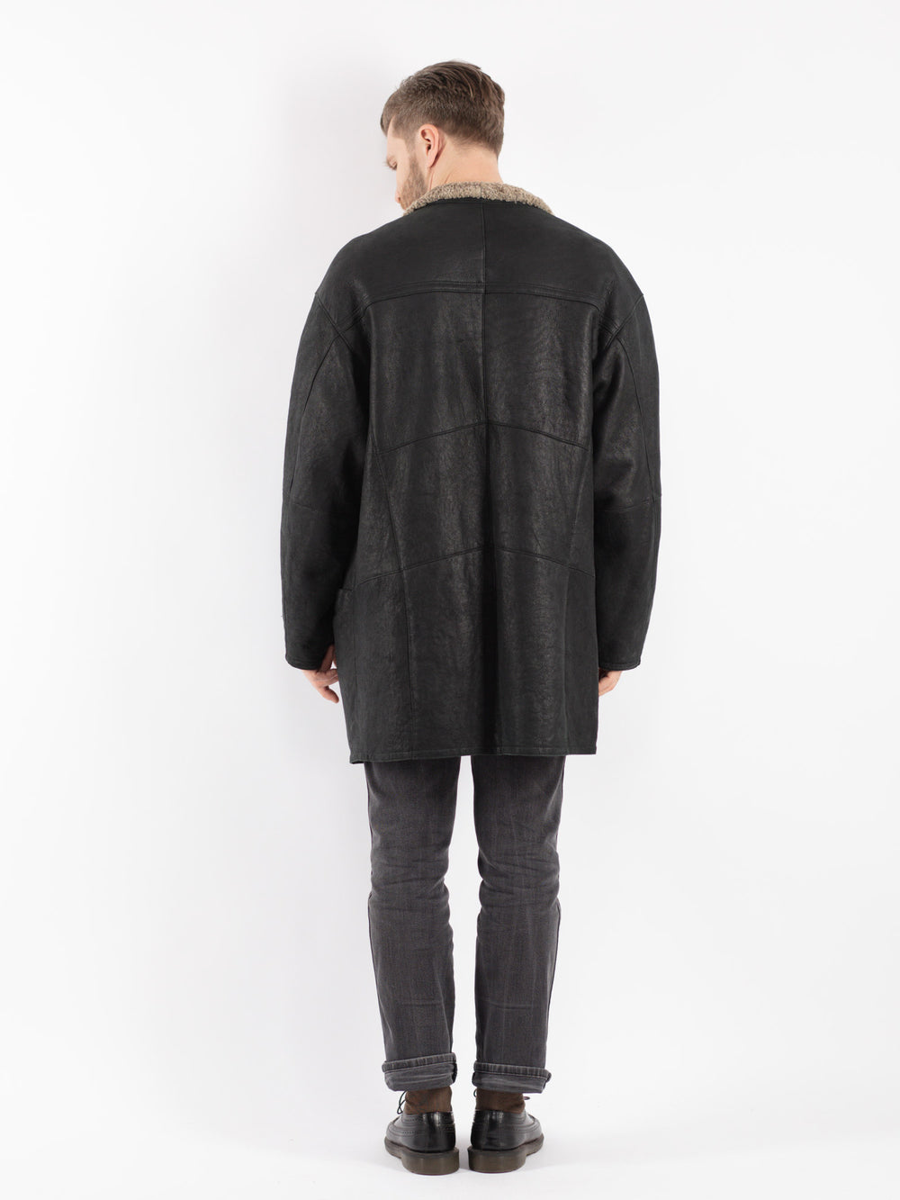 Vintage 90's Men Sheepskin in Black