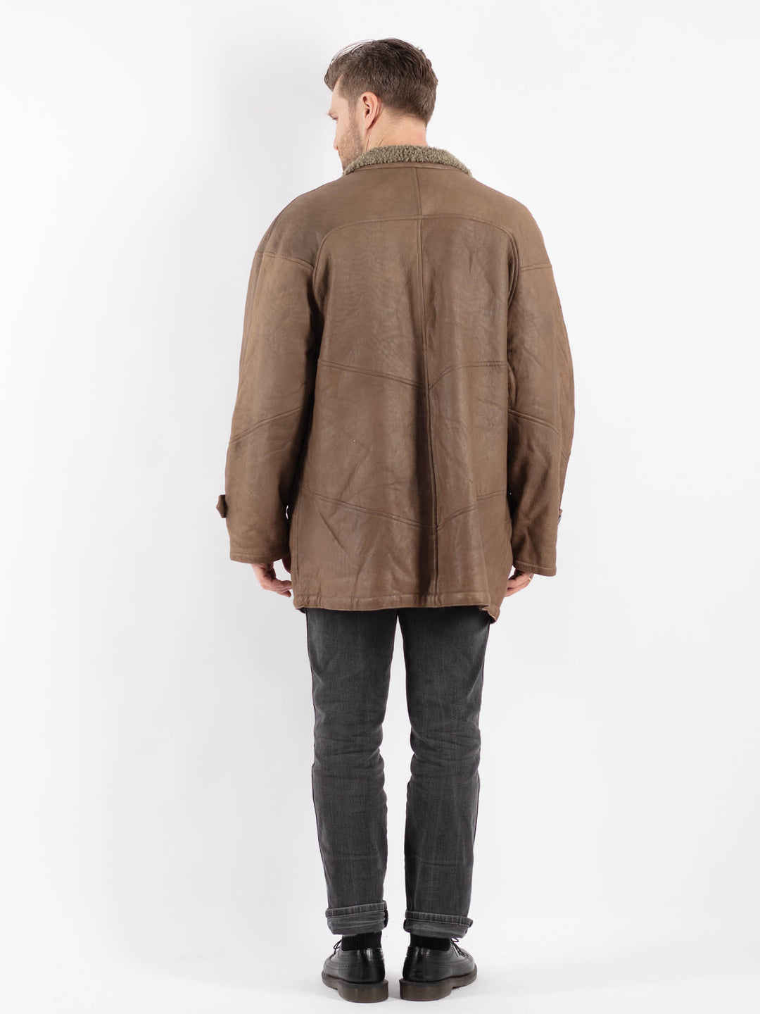 Vintage 90's Men Sheepskin Coat in BrownZ452