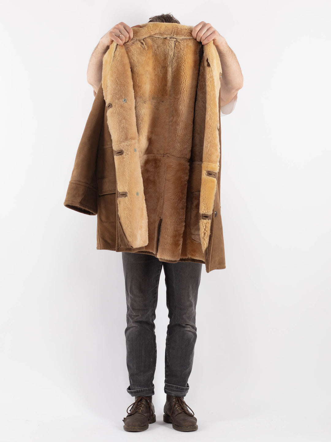 Vintage 90's Men Sheepskin Coat in BrownZ550