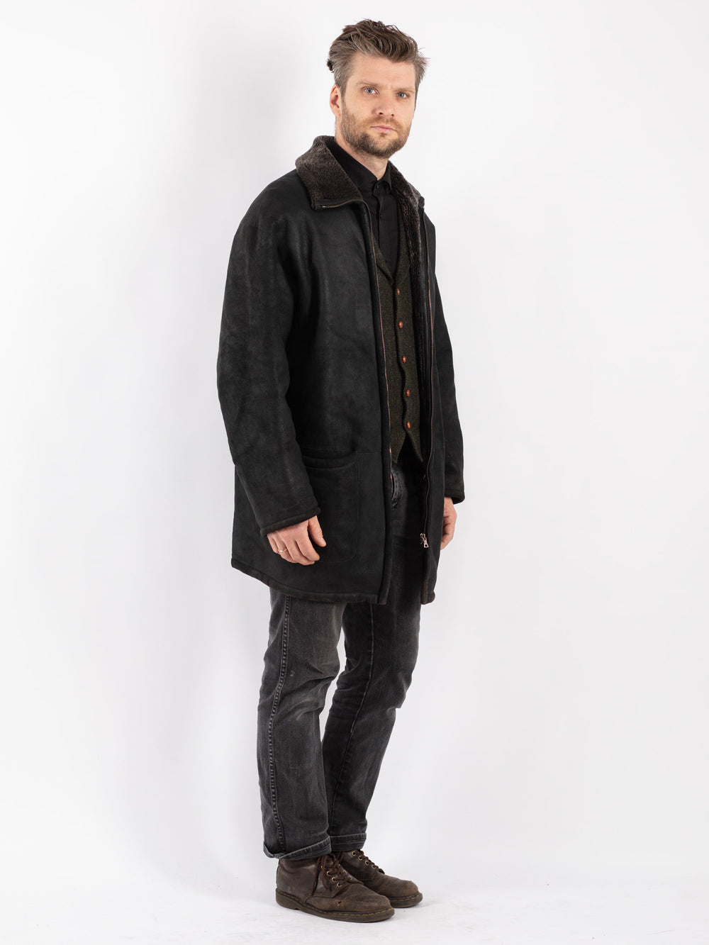 Vintage 90's Men Sheepskin Coat in Black