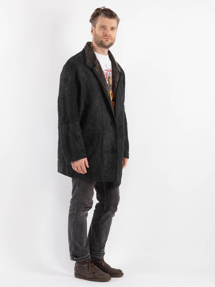 Vintage 90's Men Sheepskin Coat in BlackZ563