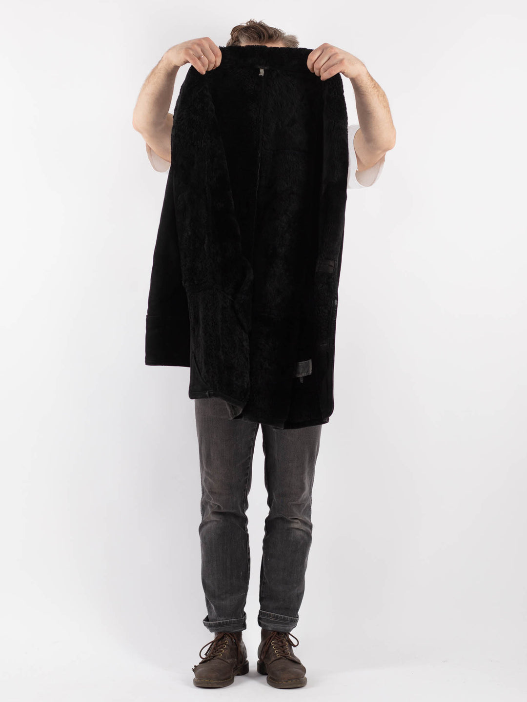 Vintage 90's Men Sheepskin Coat in BlackZ564