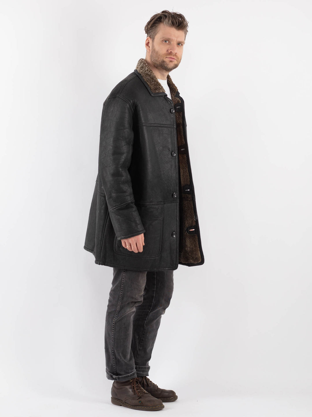 Vintage 90's Men Sheepskin Coat in BlackZ582