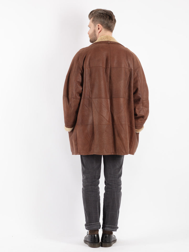 Vintage 90's Men Sheepskin Coat in BrownZ408