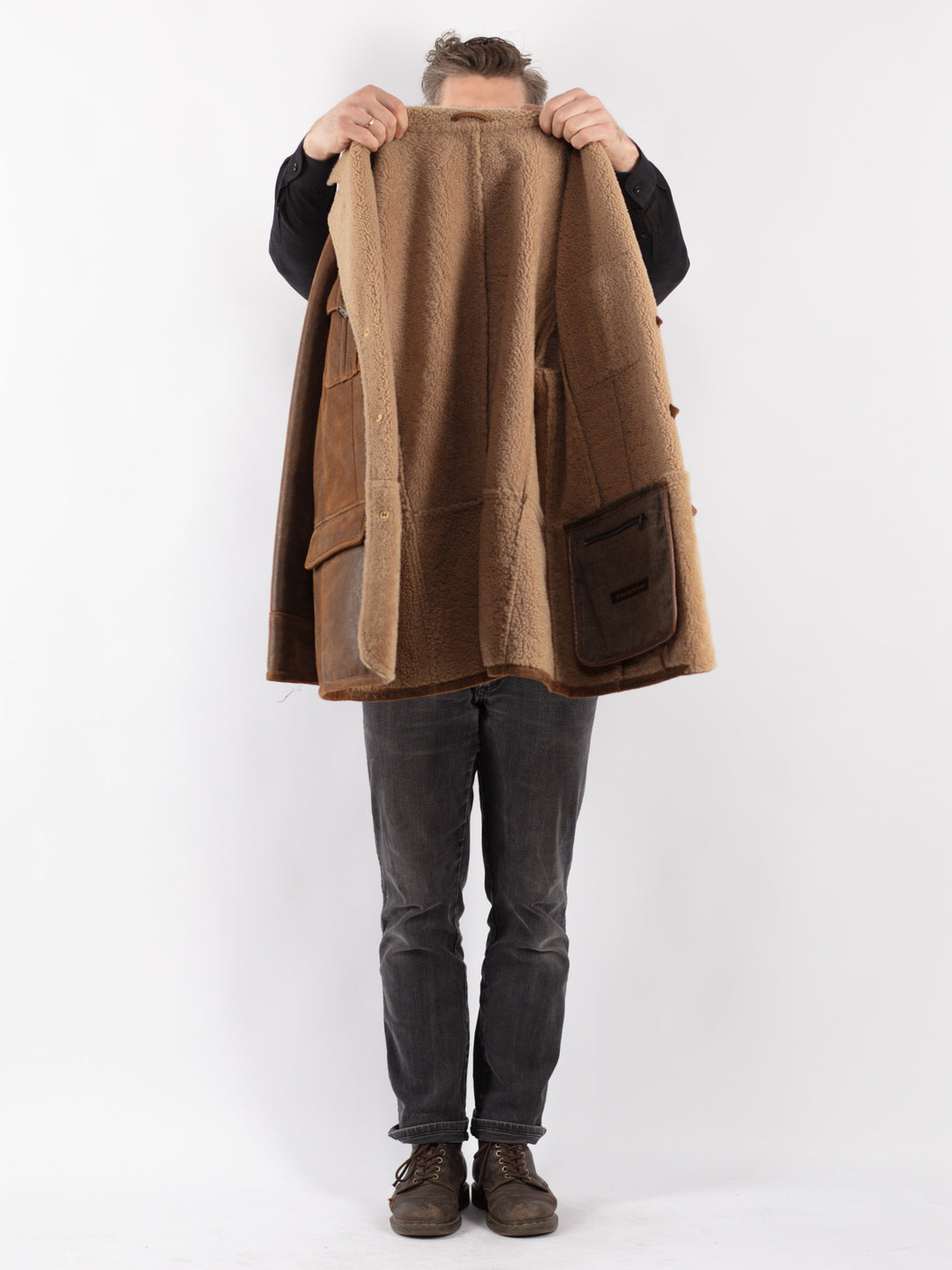 Vintage 90's Men Sheepskin Coat in Brown